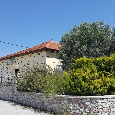 Holiday home Filerimos House